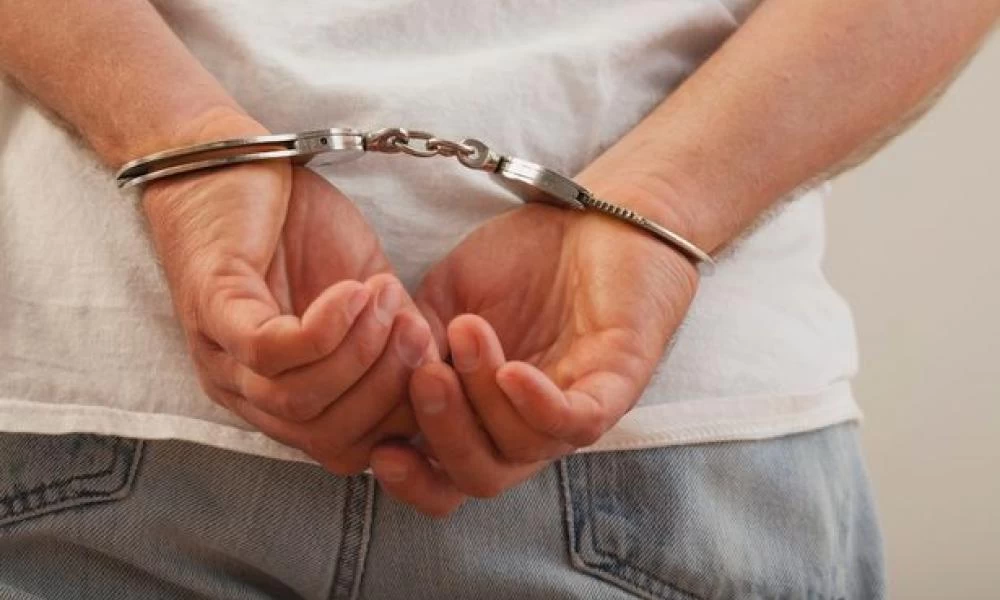 Νέα σύλληψη στην Κρήτη: Έκρυβε σπίτι του χασίς και ναρκωτικά δισκία!